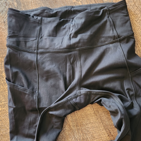 Lululemon size 6 fast and free - Picture 4 of 5